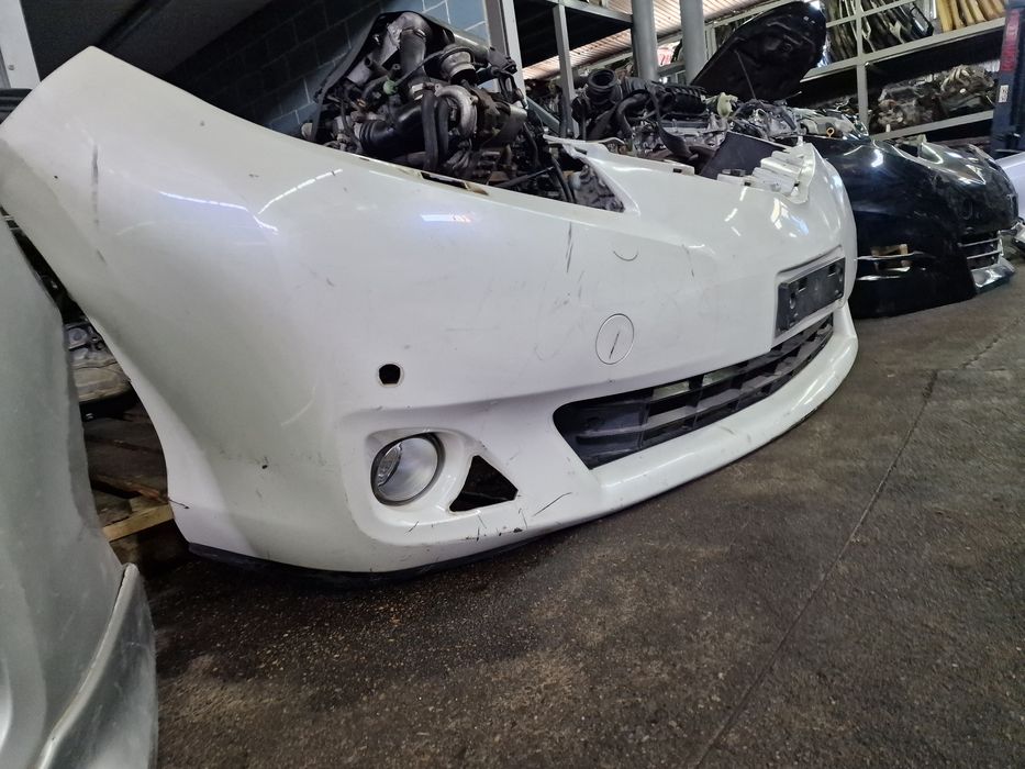 Бампер б/у Toyota Estima-11 hybrid