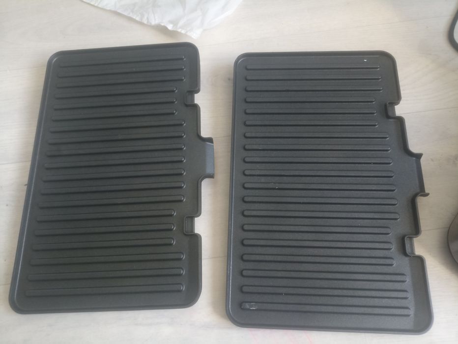 Мультигриль DeLonghi CGH1030D