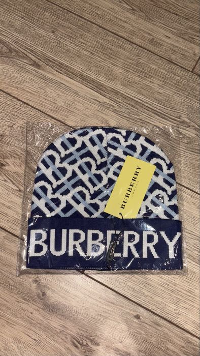Шапки Burberry