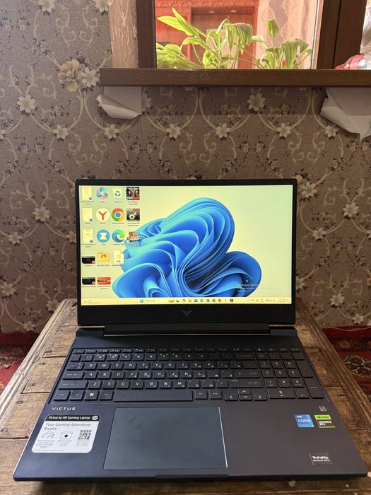 HP Victus  i5/15