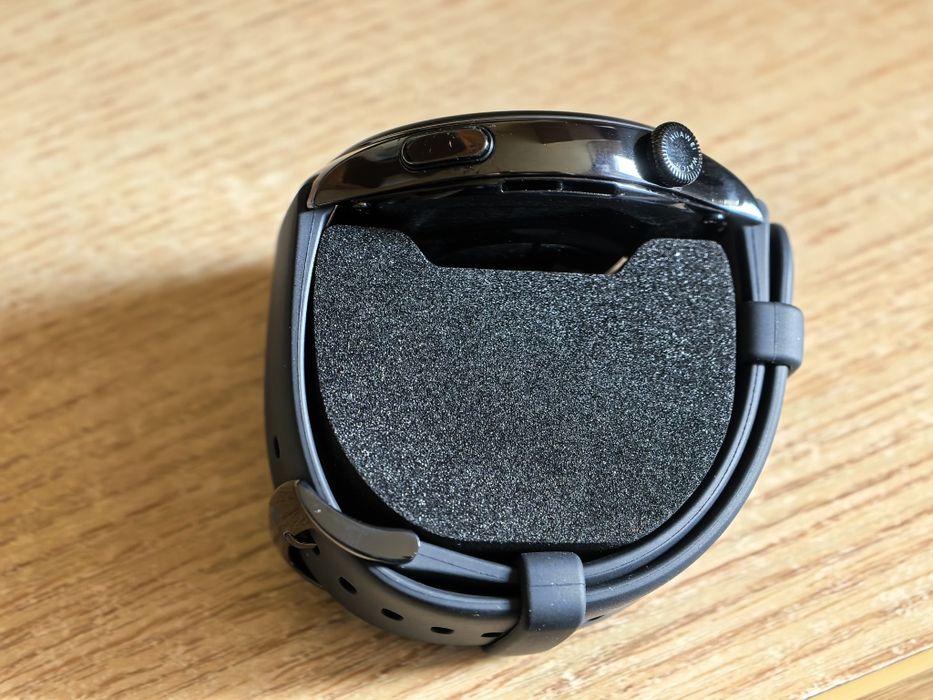 Huawei Watch 4, 46mm, negru, ecran OLED, baterie 3 zile, plus 8 curele