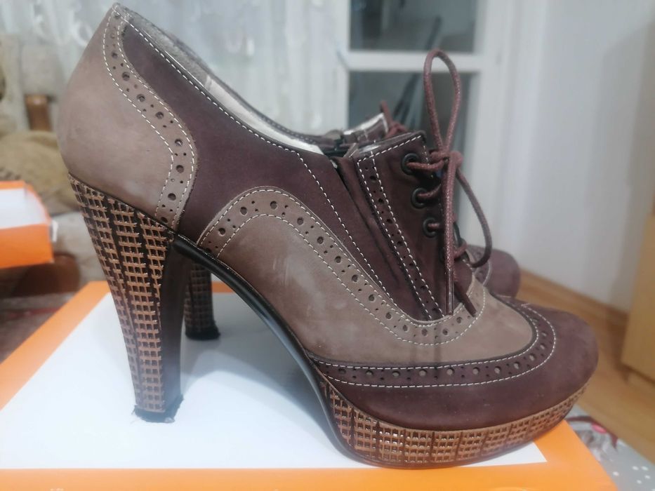 Продавам обувки сезон пролет - есен