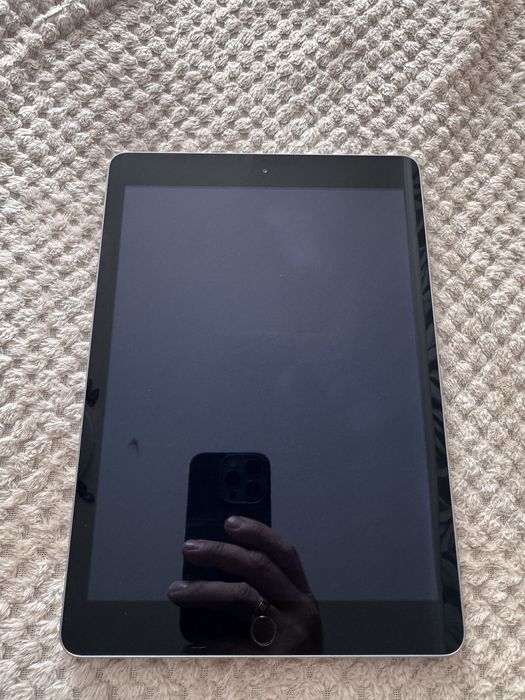 Продам айпад 2017