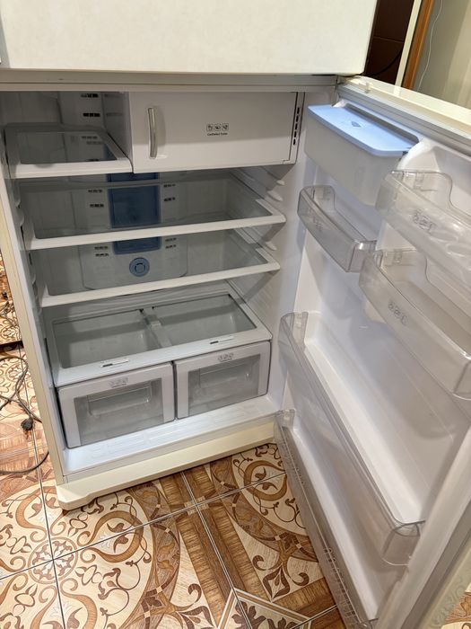 Холодильник Samsung 83x75