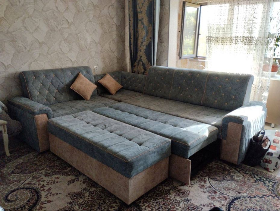 Продается Диван для гостинной