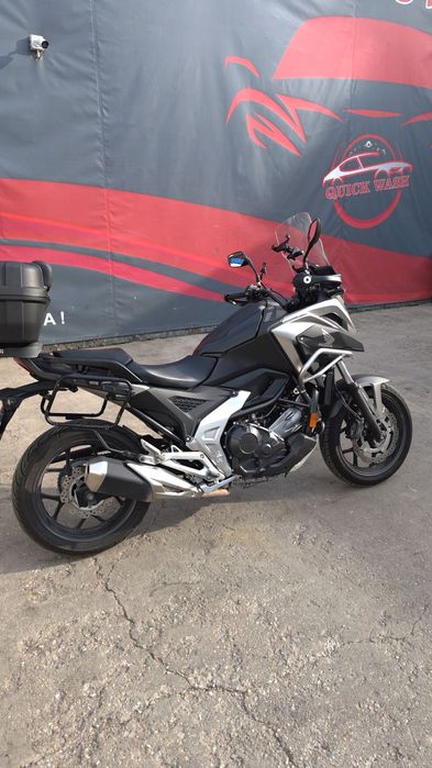 Honda nc750x + top case givi