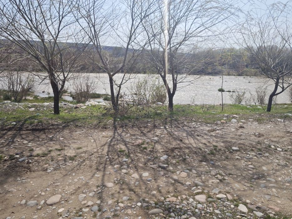 30 sotikli dacha sotiladi srochna suv boyida