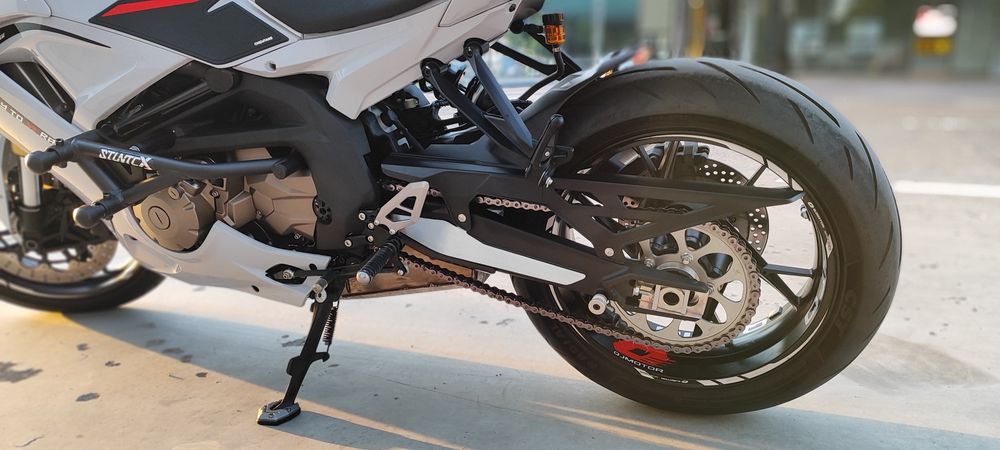 QJ Motor 600RR Мотоцикл