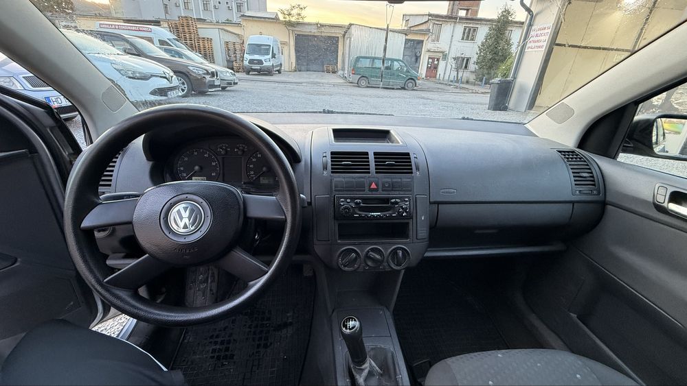 Vand Volkswagen Polo 1.2 benzina 9n an fabricatie 2003