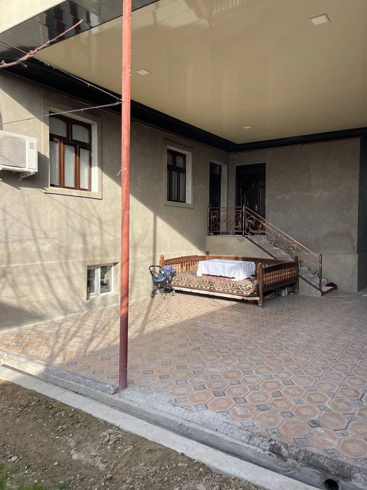 Nazarbekda xarakat mahalada uy sotiladi