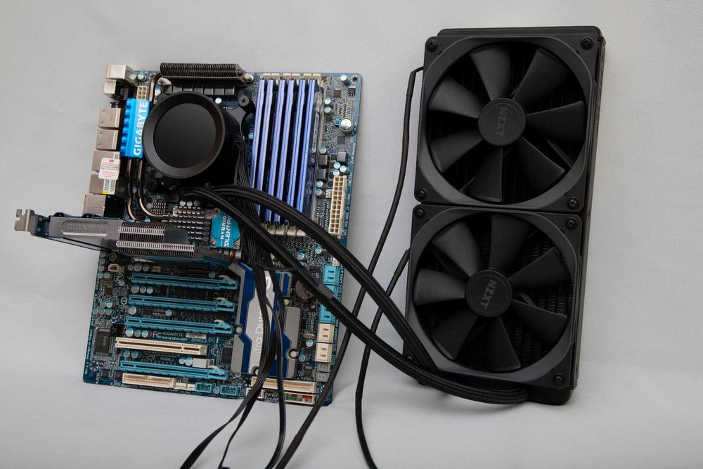 Kit I7 watercooling NZXT Z63 LCD 280 MM 24 GB RAM 4 x 256 GB SSD