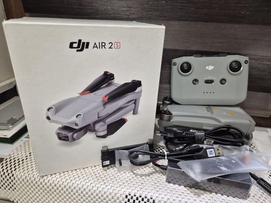Drona DJI Mavic Air 2S, 5.4K, Full Box, La Cutie + Toate Accesoriile Incluse