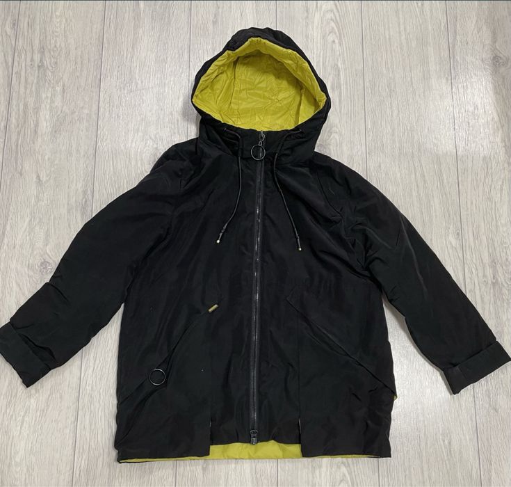 Продам женские куртки