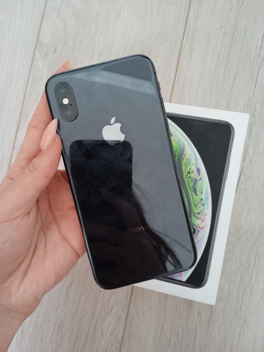 iPhone XS продается