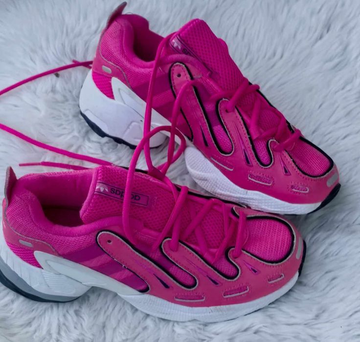 Adidas оригинални дамски сникърси 38 номер