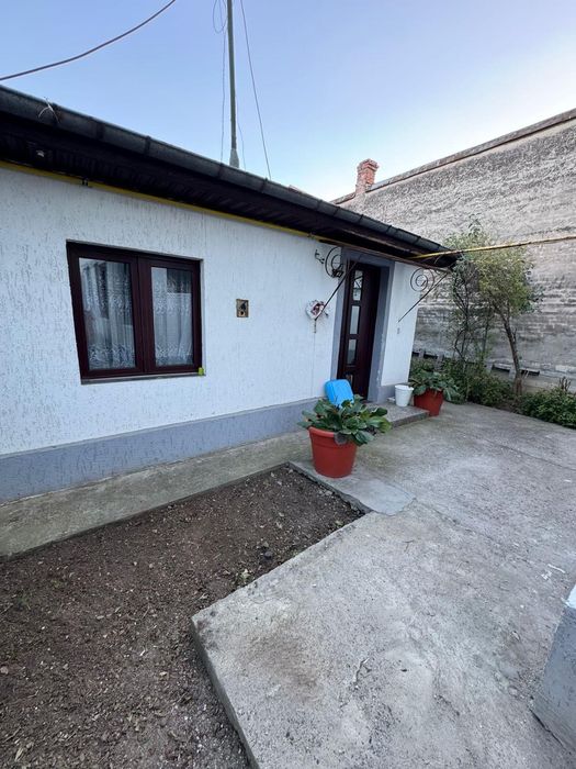 Casa de vanzare 290 mp . Zona Cioceanu