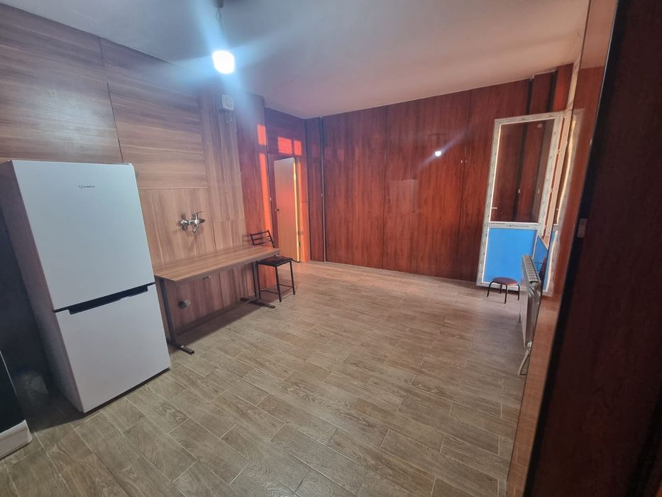 Даром панели для стен, дверь