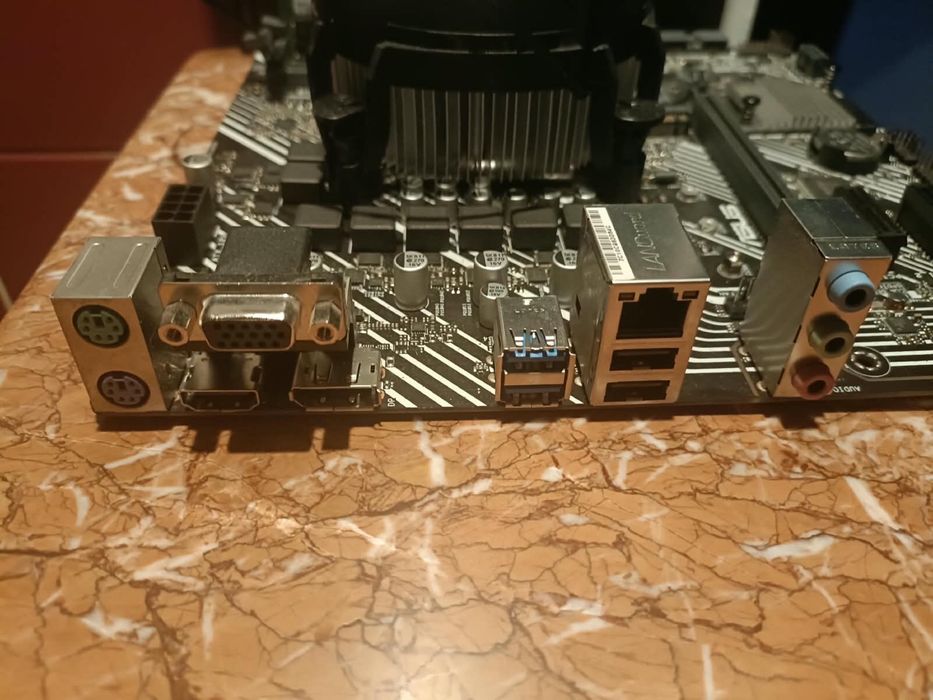 Pc intel i3 10105f  asus h510m-e 8 gb ddr4