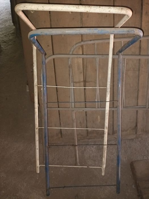 Маси  ,Стелажи,Закачалки,стойки,профили,рамки кошчета