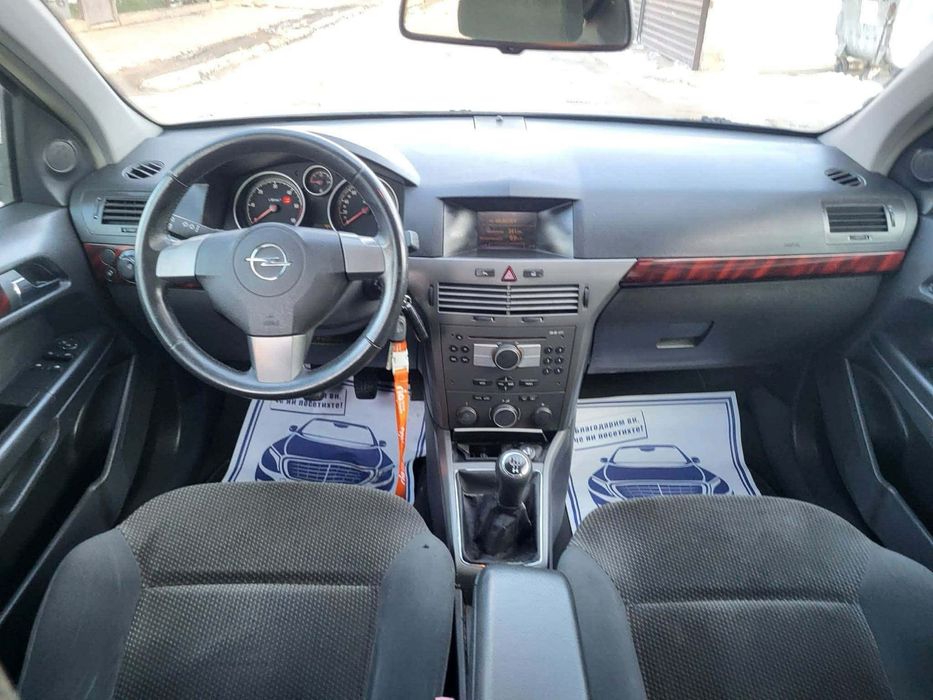 Opel astra.