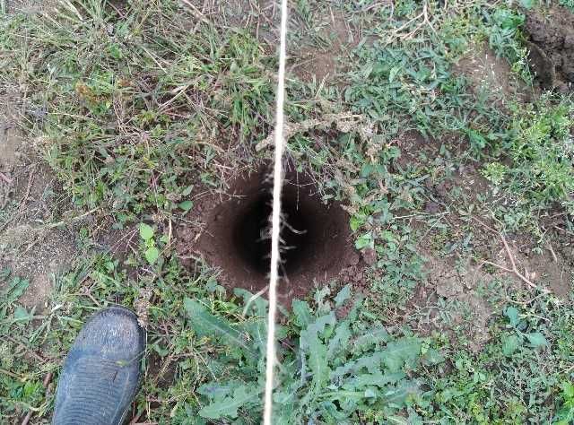 Копам дупки за ограда или дръвчета