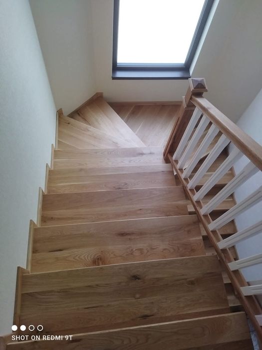 Стъпала, стълбище, парапет