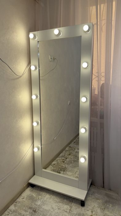 Зеркало с подсветкой