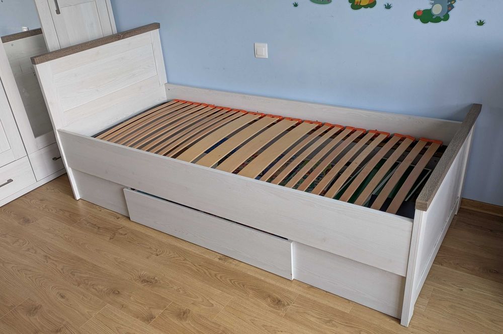 Легло 90/200 с латексов матрак Меморилатекс Лукс и подматрачна рамка