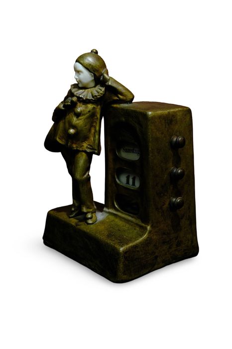 Sculptura din bronz patinat, calendar ajustabil, semnata, Peter