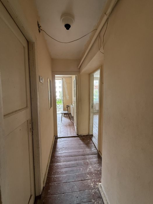 Срочно продается 1х квартира на Бульваре на против УВД 2 этаж