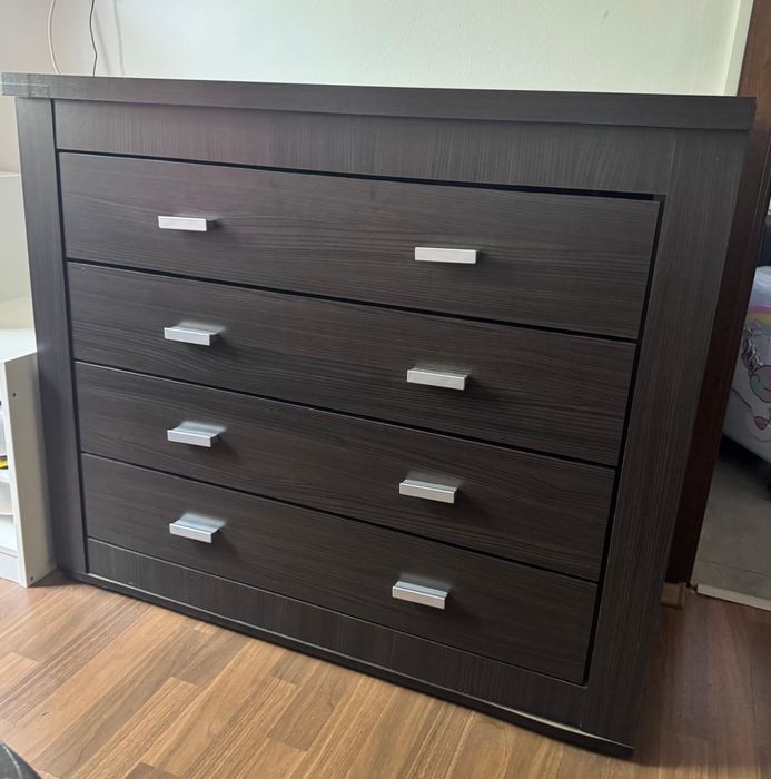 Mobiler , dormitor culoarea wenge
