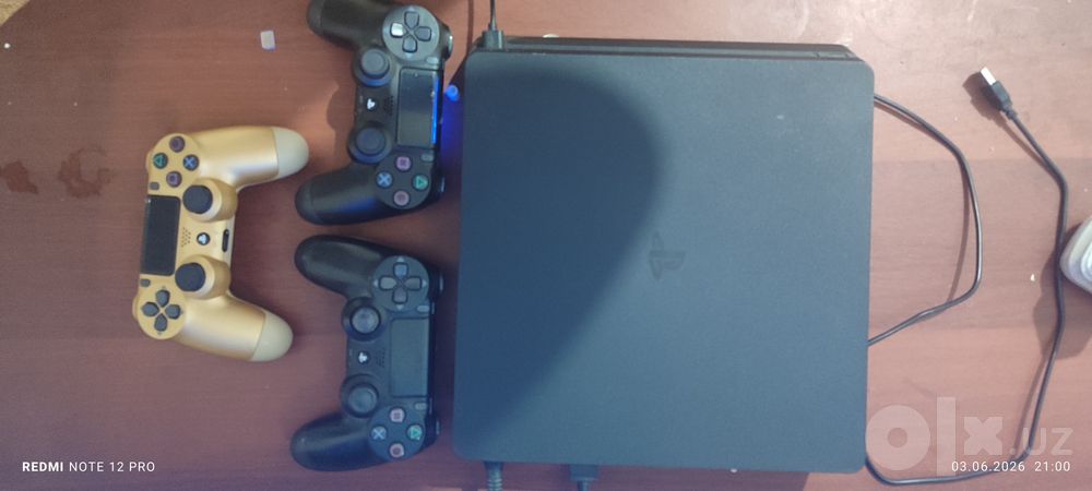 PlayStation 4 slim 1tb