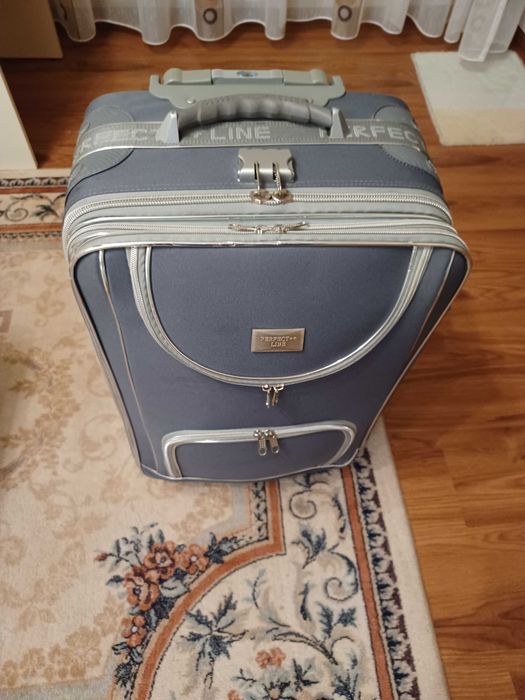 Куфар на колела за път и туризъм