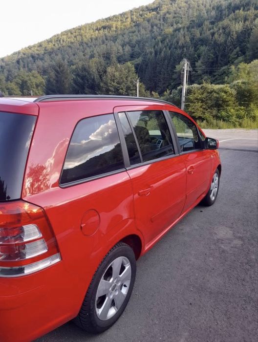 Opel Zafira an fab. 2013 benzină + Gaz cmc.1,6 euro 5