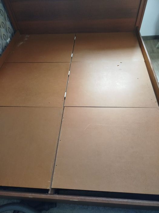 Двух спальная кровать