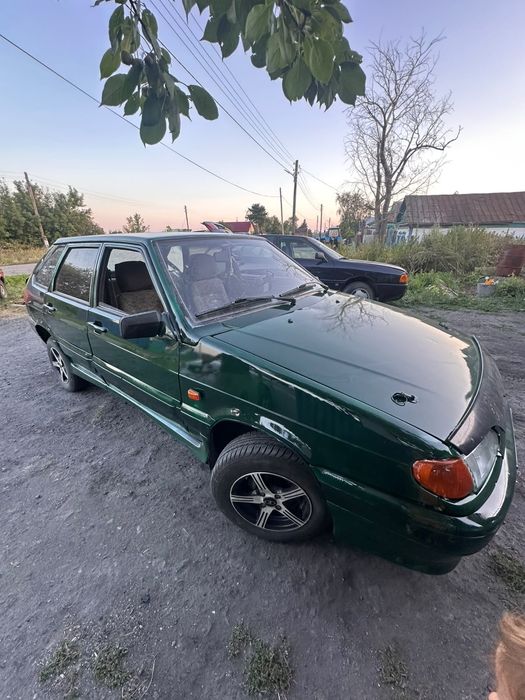 Автомобиль ваз 2114