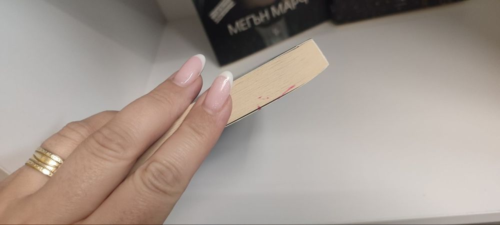 Непокорната кралица , Греховна империя  и Безмилостен крал на М. Марч