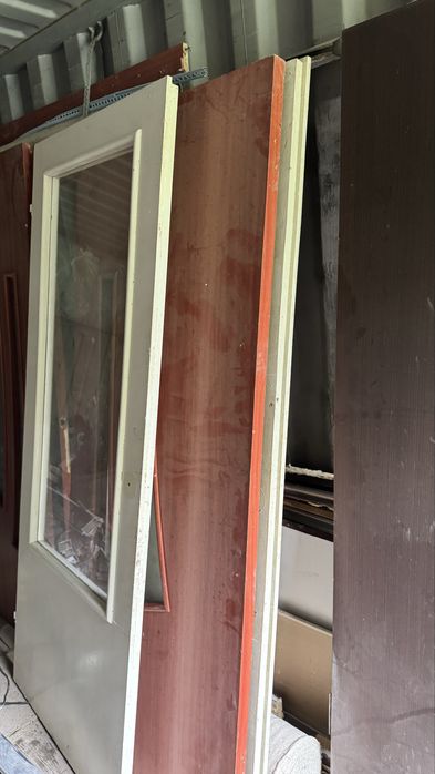 Продам двери б/у