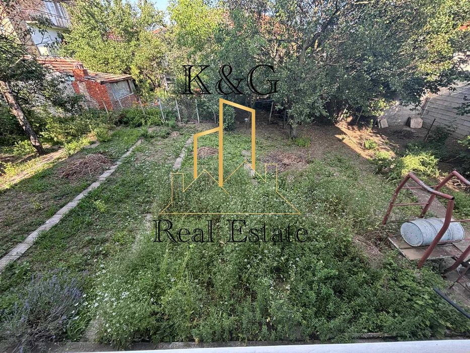 Продава се Къща в с. Стражец, Област Разград - 240 кв.м за 957 €/кв.м - Снимка #13