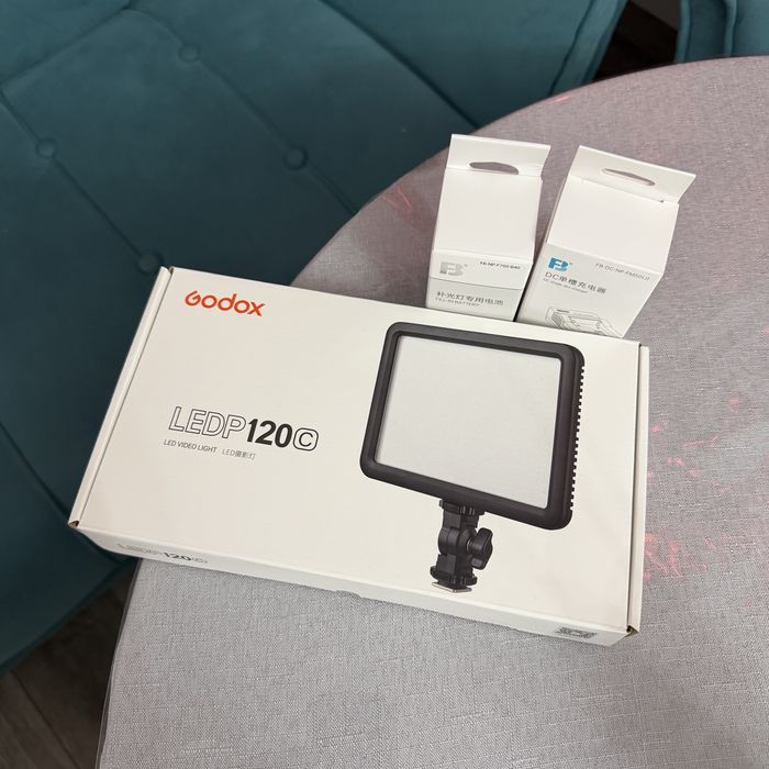 Godox P120C — компактный свет