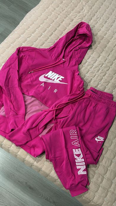 Дамски екипи Nike