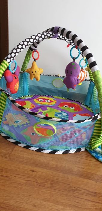 Saltea activitati cu bile