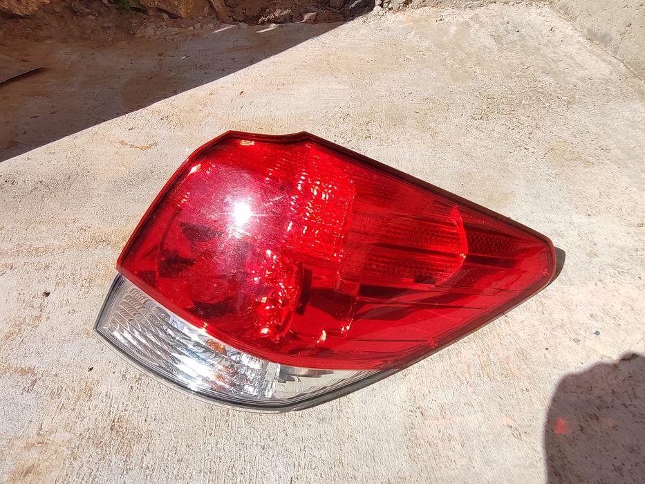 Ляв и десен стоп за Subaru Outback 2010 - 2014 година