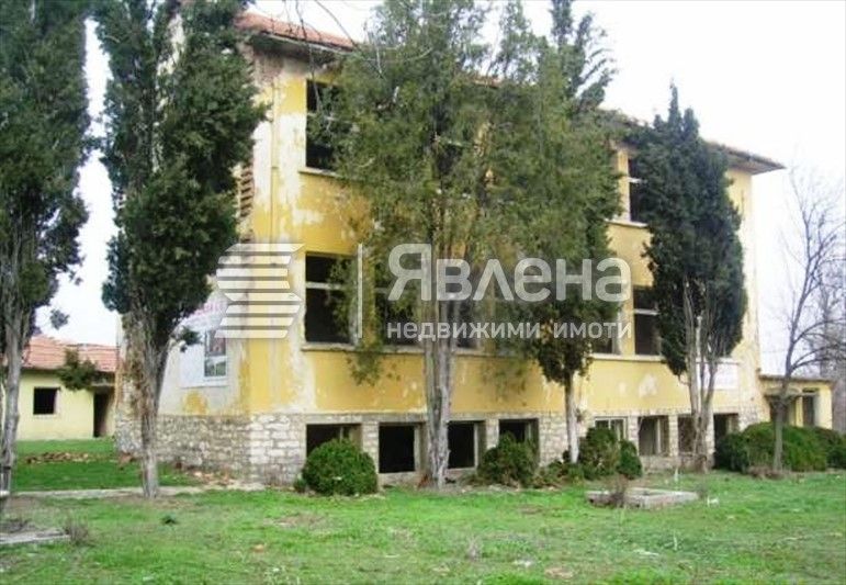 Продава се Магазин в с. Златари, Област Ямбол - 253 кв.м за 198 €/кв.м - Снимка #2