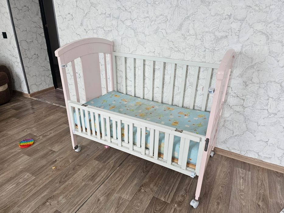 Продам кроватку детскую