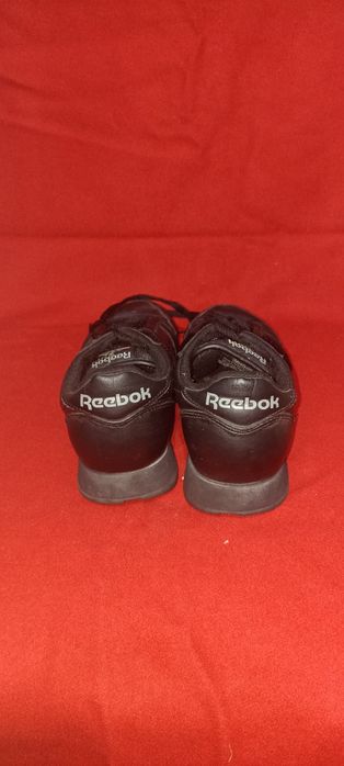 Продавам оригинални маратонки Reebok. Номер 37 ,4

Размер: 37,5 евро (