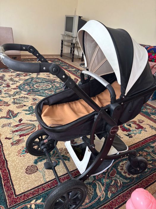 Люлка и прогулочная коляска сатылады