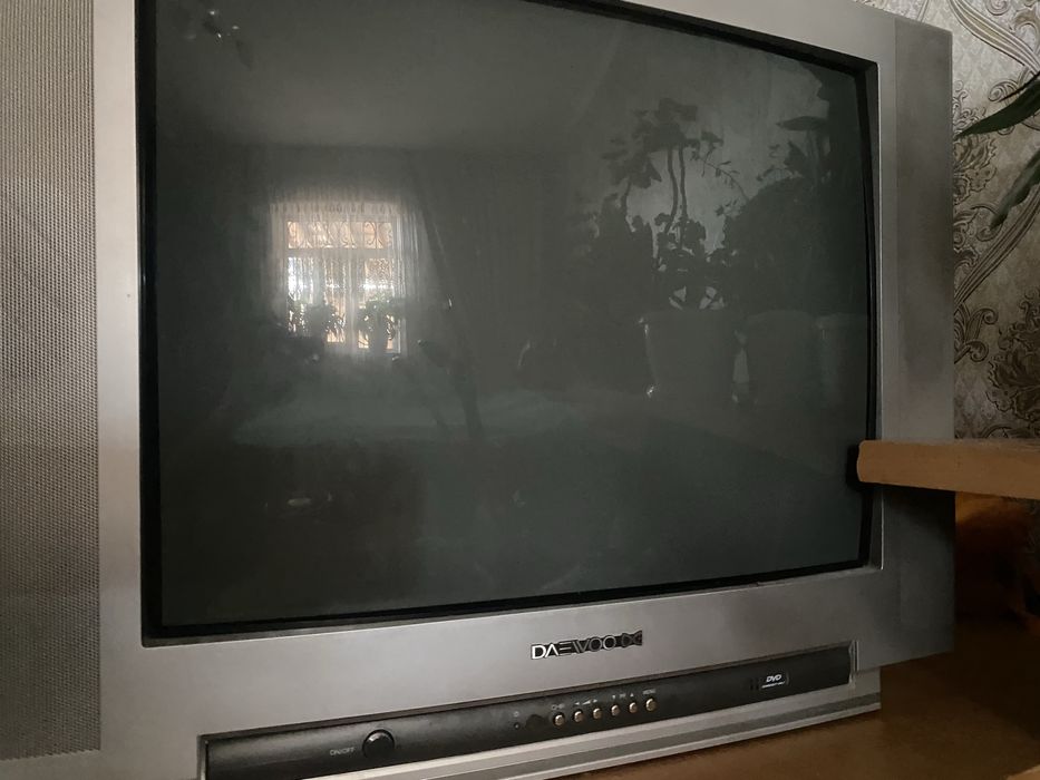 Продаю телевизор. Рабочий. Состояние  телевизора хорошее.