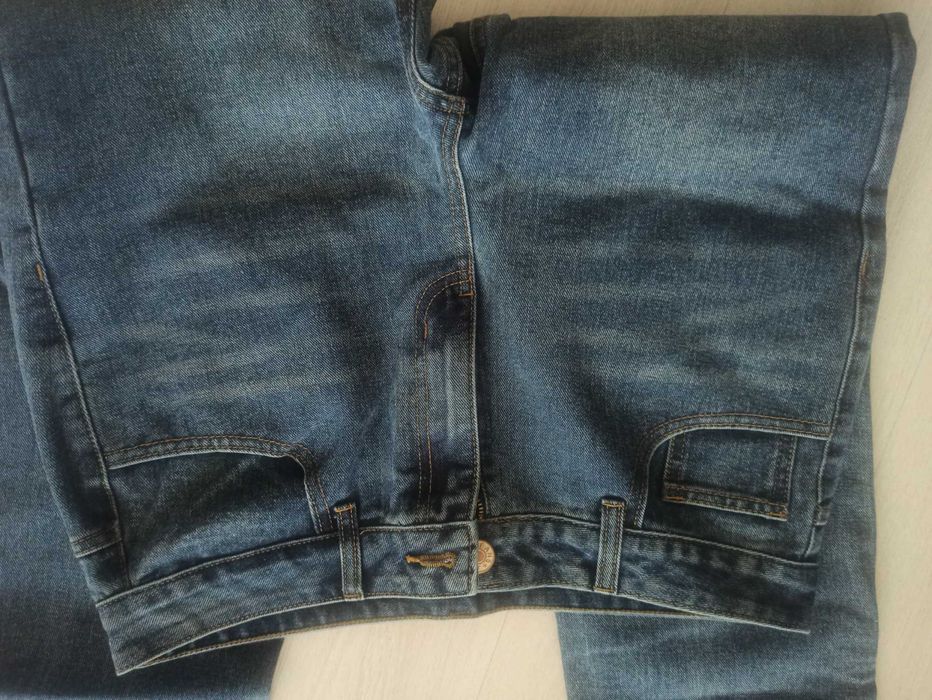 Мъжки нови дънки