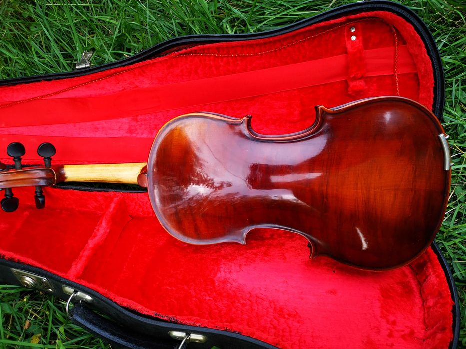 Vioara Germana Heinrich (Harry) Müller  Dark varnish.